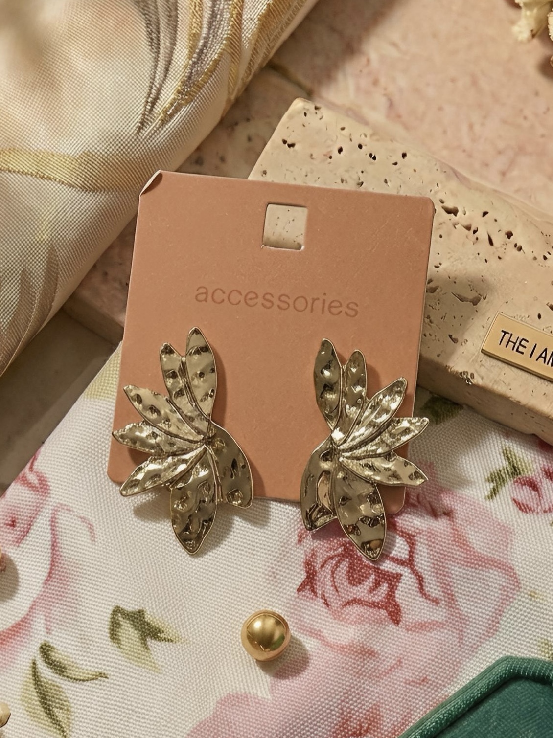 گوشواره گلبرگی طلایی